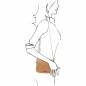 Preview: Leder-Schultertasche Jasmine outfit Preview: Leder-Schultertasche Jasmine outfit