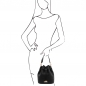 Preview: Beuteltasche aus Leder TL142146 Outfit