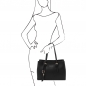 Preview: TL Bag Leder-Schultertasche schwarz Outfit-1 Preview: TL Bag Leder-Schultertasche schwarz Outfit-1