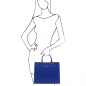 Preview: Tuscany Leather Handtasche "Iside" Outfit Preview: Tuscany Leather Handtasche "Iside" Outfit