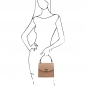 Preview: TL Bag Mini-Handtasche aus Leder Outfit