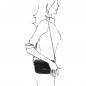 Preview: Tuscany Leather Schultertasche schwarz Outfit Preview: Tuscany Leather Schultertasche schwarz Outfit