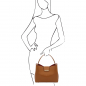 Preview: Tuscany Leather Schultertasche Clio Outfit