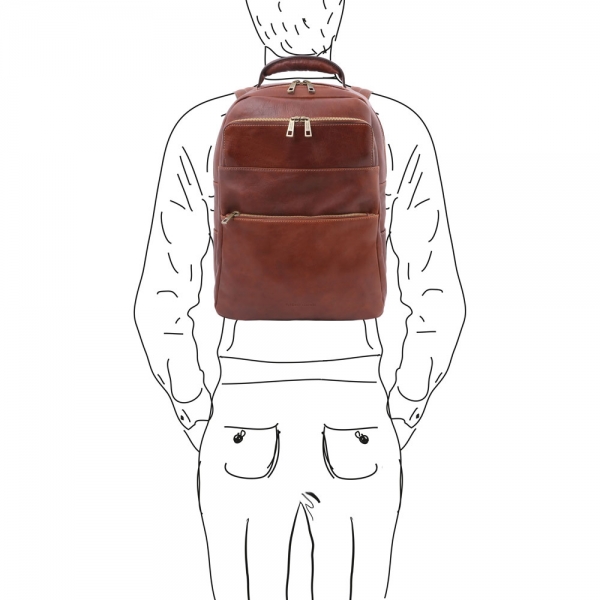 Tuscany Leather Rucksack Melbourne Outfit