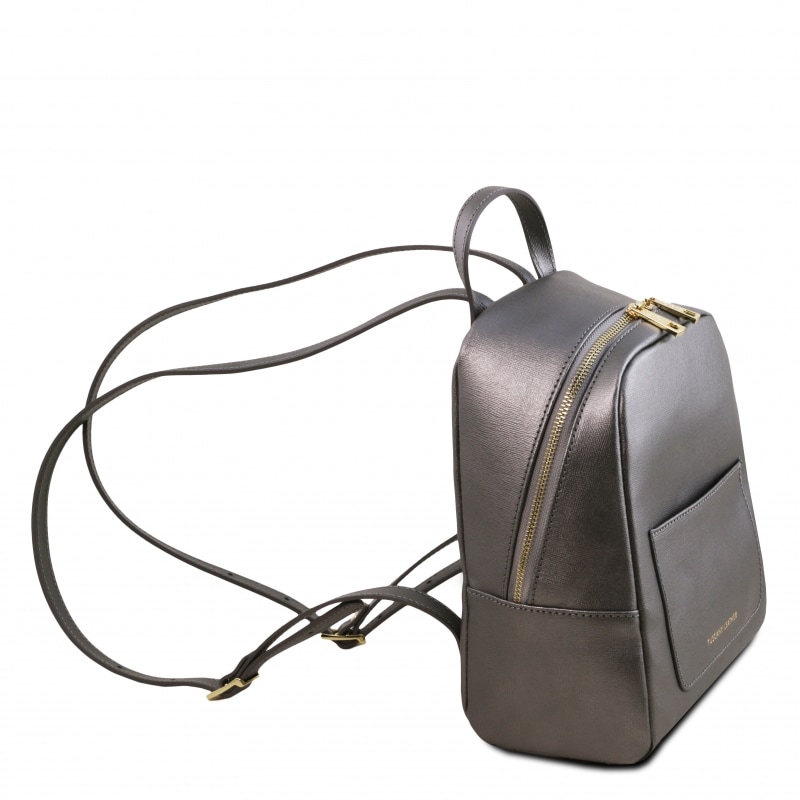 TL Bag kleiner Rucksack Saffiano-Leder Seitenansicht TL Bag kleiner Rucksack Saffiano-Leder Seitenansicht