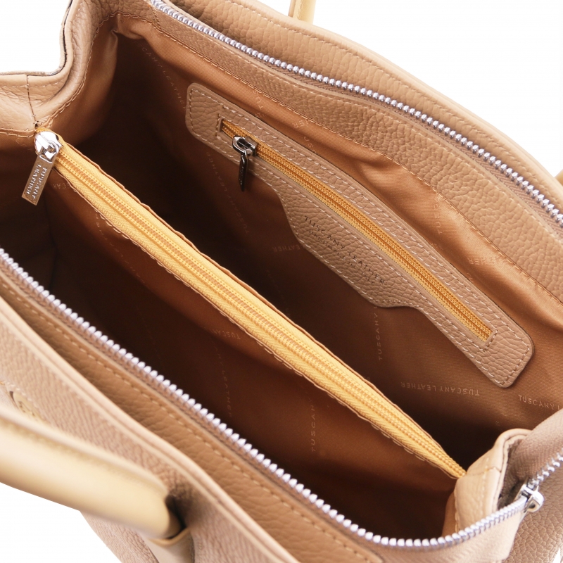 Leder-Handtasche Camelia champagner interieur Leder-Handtasche Camelia champagner interieur