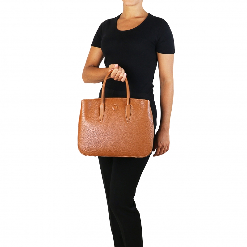 Leder-Handtasche Camelia outfit Leder-Handtasche Camelia outfit