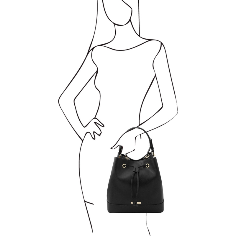 Beuteltasche "Minerva" Leder schwarz Outfit Beuteltasche "Minerva" Leder schwarz Outfit