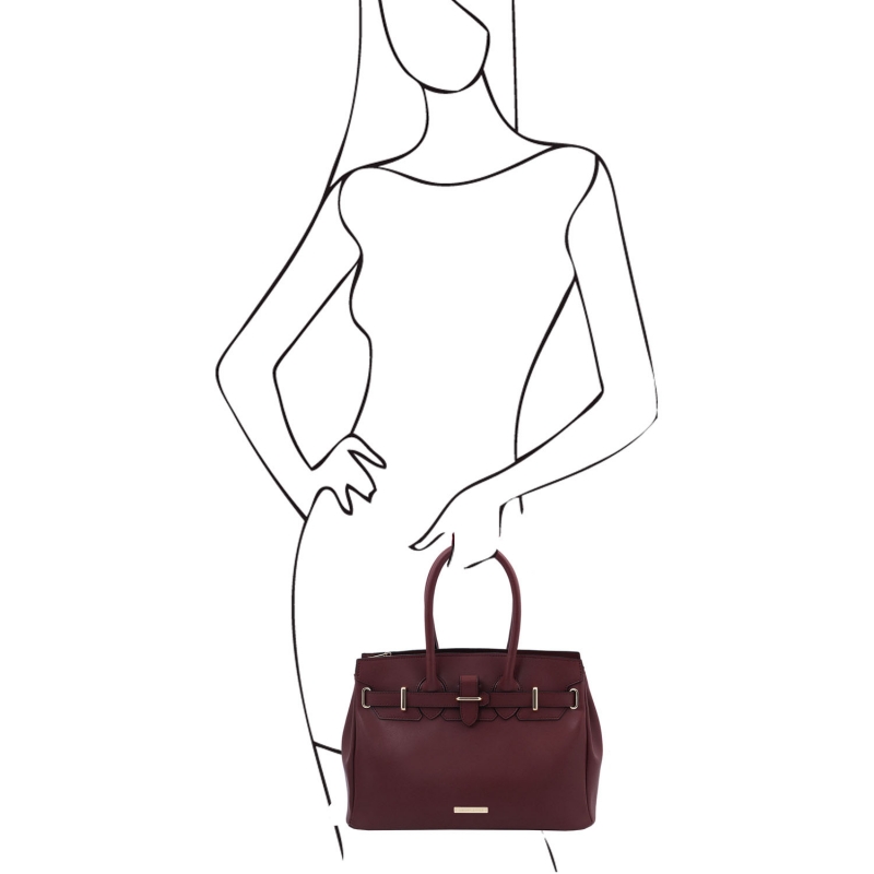 TL Bag Handtasche Leder Bordeaux Outfit TL Bag Handtasche Leder Bordeaux Outfit