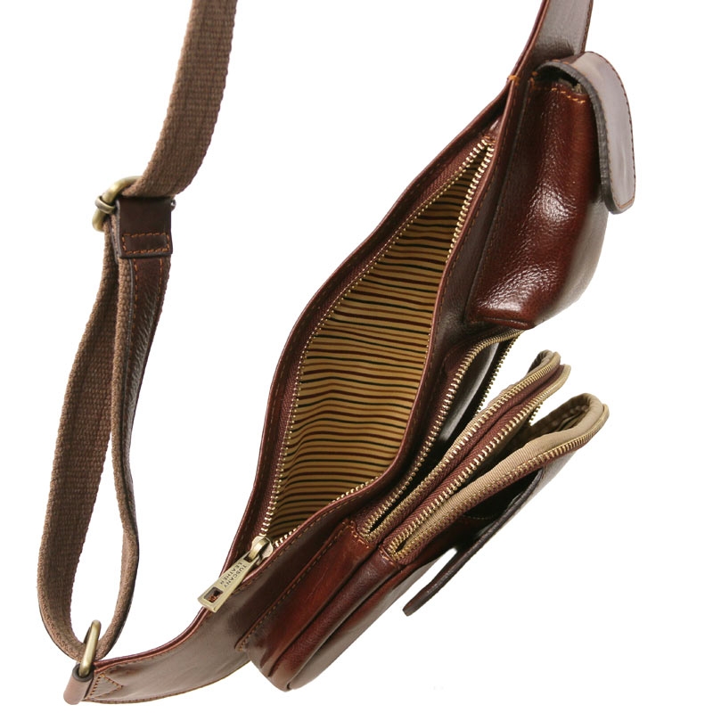 Leder Brusttasche mit Vortaschen Leder Brusttasche mit Vortaschen