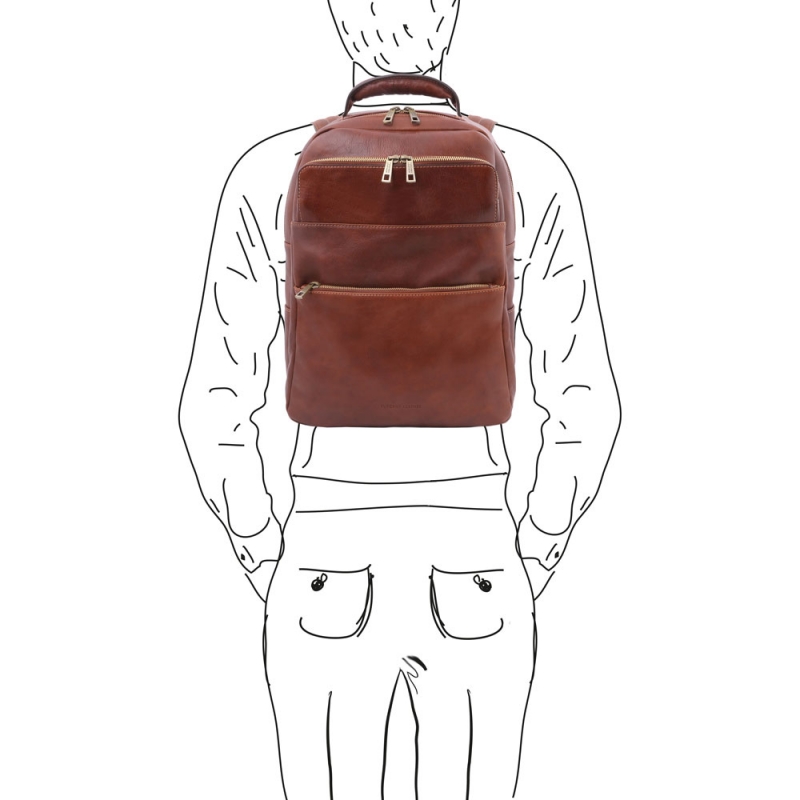 Tuscany Leather Rucksack Melbourne Outfit