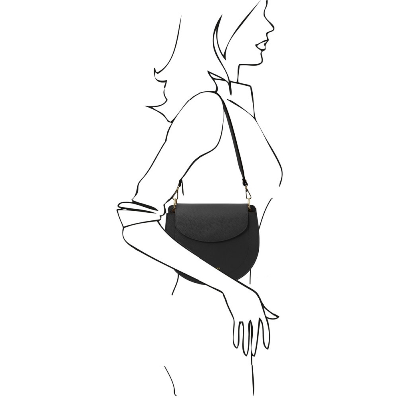 Satteltasche "Tiche" aus Leder schwarz Outfit Satteltasche "Tiche" aus Leder schwarz Outfit