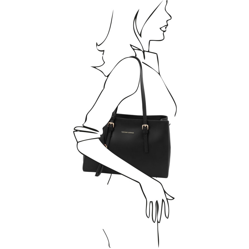 TL Bag Leder-Schultertasche Outfit
