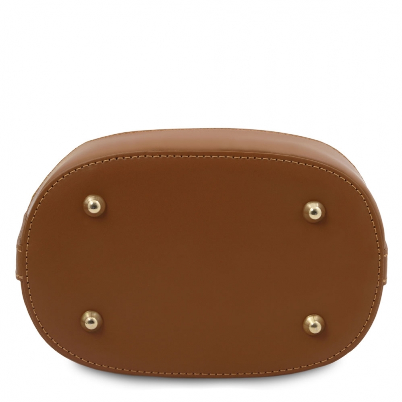 TL bag Beuteltasche Leder Boden TL bag Beuteltasche Leder Boden